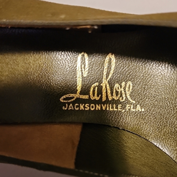 Vintage NWOT Elegant Green Heels with Studded Suede - Picture 2 of 7